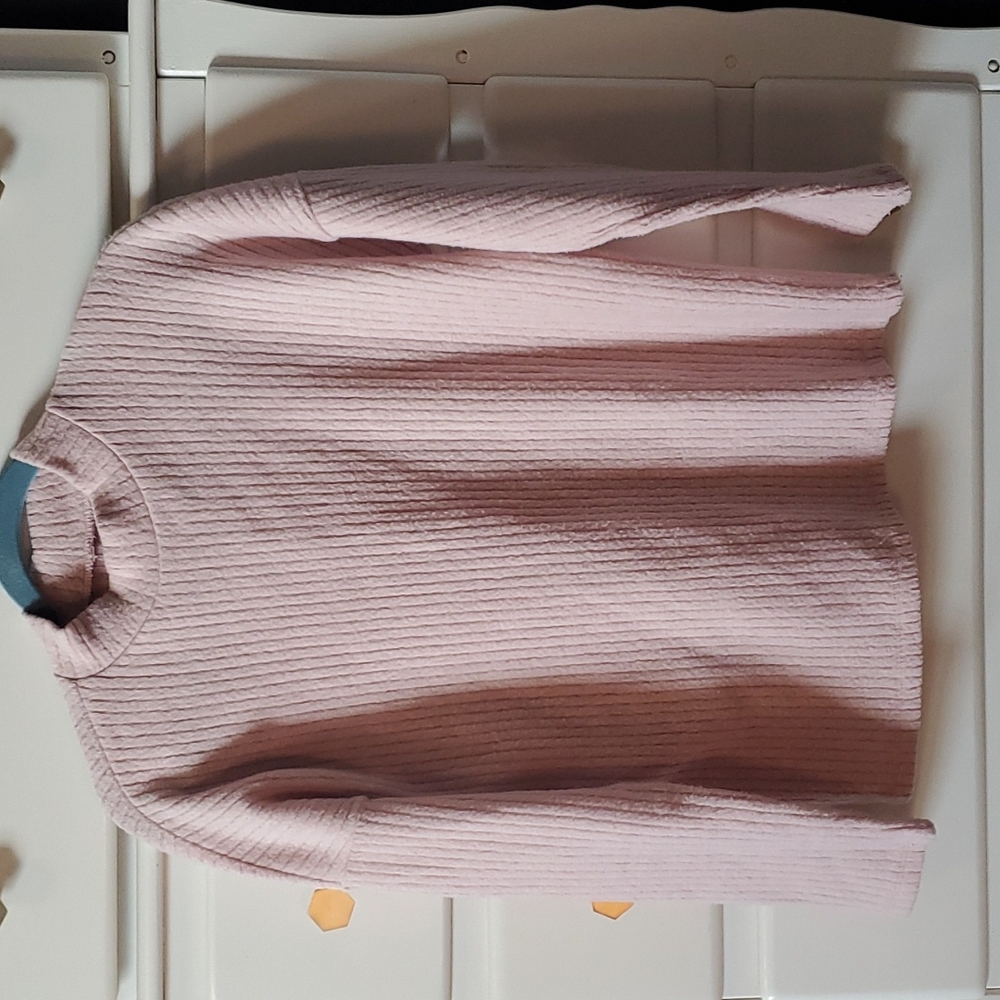 Ribbed pink sweater
